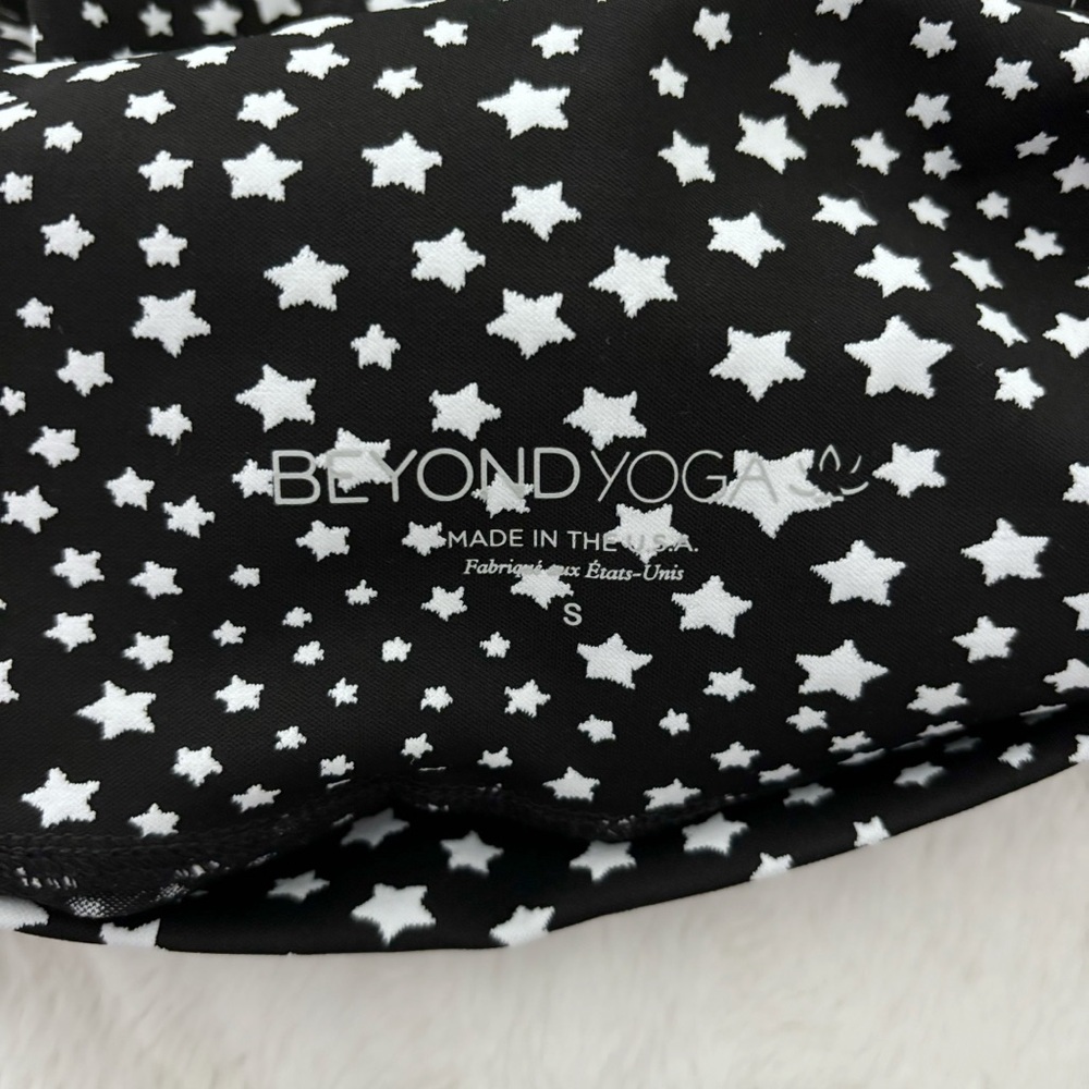 Beyond Yoga High Waist Bike Shorts Star Print Size Small NEW Black White Active - Picture 7 of 11